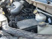 ✅ 2019 Ford Transit Cargo • VIN: 1FTYR2YM4KKB19480 • Lot: 43646652. Wystawiony na IAAI z przebiegiem 138 924 mil. Bezpłatny archiwum sprzedaży aukcyjnych z USA i szczegółowy raport historii pojazdu na DreamBid. Zdjęcie 20.