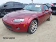 ✅ 2006 Mazda MX-5 Miata Grand Touring • VIN: JM1NC25FX60100475 • Lot: 42436966. Wystawiony na IAAI z przebiegiem 123 632 mil. Bezpłatny archiwum sprzedaży aukcyjnych z USA i szczegółowy raport historii pojazdu na DreamBid. Zdjęcie 2.