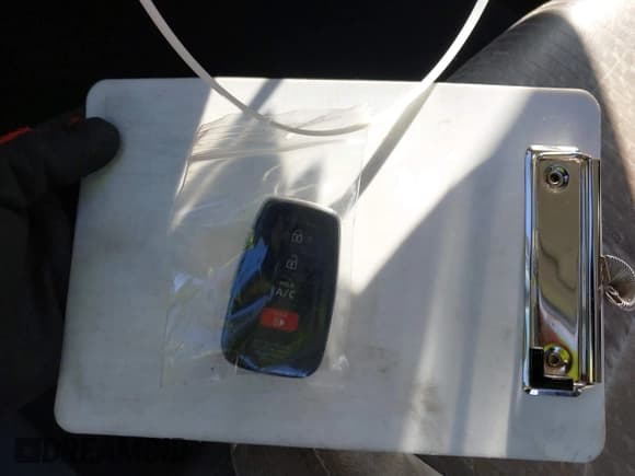 ✅ 2017 Toyota Prius Premium • VIN: JTDKARFP7H3023185 • Lot: 43860077. Listed on IAAI with 137,603 mi. Free auction sales archive from the USA and detailed vehicle history report at DreamBid. Image 11.