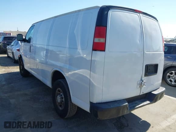 ✅ 2005 Chevrolet Express Cargo • VIN: 1GCGG25V751250573 • Лот: 42853424. Опубликован ранее на IAAI с пробегом 289 330 миль. Бесплатный доступ к архиву аукционных продаж из США и подробный отчёт об истории автомобиля на DreamBid. Изображение 3.