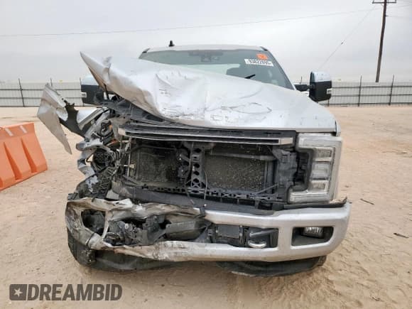 ✅ 2019 Ford F-250 XL • VIN: 1FT7W2BT2KEE53087 • Лот: 93822895. Опубликован ранее на Copart с пробегом 115 273 миль. Бесплатный доступ к архиву аукционных продаж из США и подробный отчёт об истории автомобиля на DreamBid. Изображение 5.