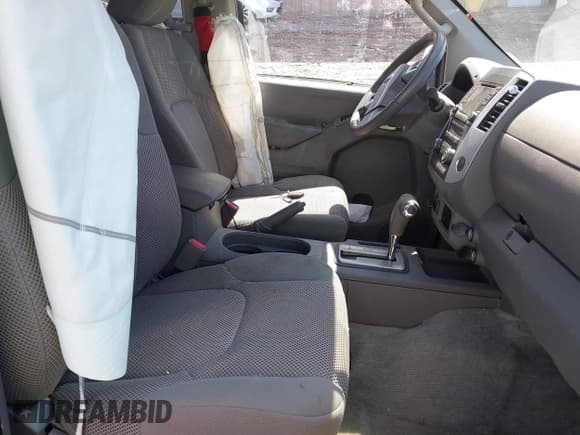 ✅ 2016 Nissan Frontier SV • VIN: 1N6AD0EV6GN740885 • Lot: 41645726. Wystawiony na IAAI z przebiegiem 104 291 mil. Bezpłatny archiwum sprzedaży aukcyjnych z USA i szczegółowy raport historii pojazdu na DreamBid. Zdjęcie 5.