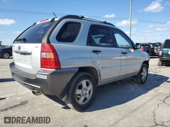 ✅ 2008 Kia Sportage LX • VIN: KNDJF724X87538185 • Lot: 85426705. Wystawiony na Copart z przebiegiem 154 797 mil. Bezpłatny archiwum sprzedaży aukcyjnych z USA i szczegółowy raport historii pojazdu na DreamBid. Zdjęcie 3.