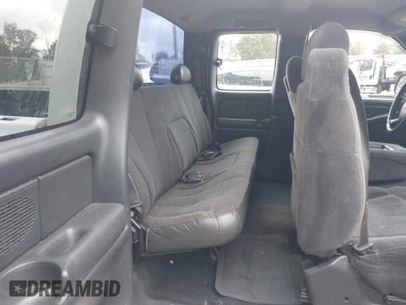 ✅ 2002 Chevrolet Silverado 1500 LS • VIN: 1GCEC19W52Z117677 • Lot: 43555653. Listed on IAAI with 361,829 mi. Free auction sales archive from the USA and detailed vehicle history report at DreamBid. Image 8.