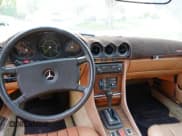 ✅ 1981 Mercedes-Benz 380 SL • VIN: WDBBA45A7BB004793 • Lot: 90682575. Wystawiony na Copart z przebiegiem 106 418 mil. Bezpłatny archiwum sprzedaży aukcyjnych z USA i szczegółowy raport historii pojazdu na DreamBid. Zdjęcie 13.