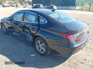 2022 Hyundai Sonata SE with VIN KMHL24JA6NA222660, listed as a IAAI auction lot 43381509 with 22,010 mi miles and . Bid and sale history available at DreamBid. Image 3.