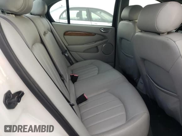 ✅ 2002 Jaguar X-Type • VIN: SAJEA51D82XC04044 • Lot: 82970813. Wystawiony na Copart z przebiegiem Nie podano. Bezpłatny archiwum sprzedaży aukcyjnych z USA i szczegółowy raport historii pojazdu na DreamBid. Zdjęcie 10.