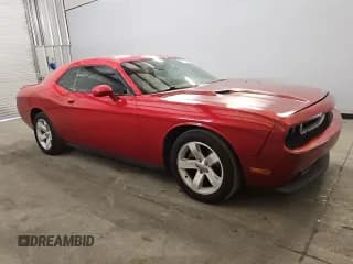✅ 2013 Dodge Challenger SXT Plus • VIN: 2C3CDYAG6DH520897 • Lot: 77946144. Wystawiony na Copart z przebiegiem 90 655 mil. Bezpłatny archiwum sprzedaży aukcyjnych z USA i szczegółowy raport historii pojazdu na DreamBid. Zdjęcie 4.