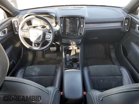 ✅ 2021 Volvo XC40 • VIN: YV4ED3UR3M2571560 • Lot: 71871995. Listed on Copart with Not provided. Free auction sales archive from the USA and detailed vehicle history report at DreamBid. Image 8.