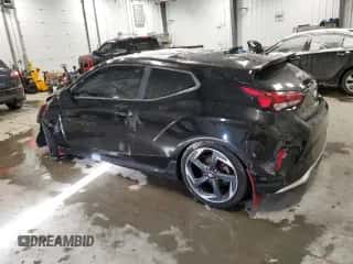 2019 Hyundai Veloster Turbo с VIN KMHTH6AB8KU004734, выставлен на аукционе Copart как лот 41620075 с пробегом 137 473 миль миль и Списание • Salvage title. История ставок и продаж доступна на DreamBid. Изображение 2.