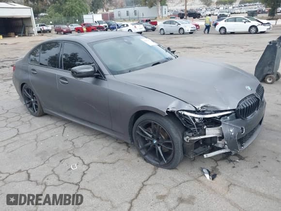 ✅ 2022 BMW 3 Series 330i • VIN: 3MW5R1J05N8C22351 • Lot: 42032912. Wystawiony na IAAI z przebiegiem 66 659 mil. Bezpłatny archiwum sprzedaży aukcyjnych z USA i szczegółowy raport historii pojazdu na DreamBid. Zdjęcie 1.