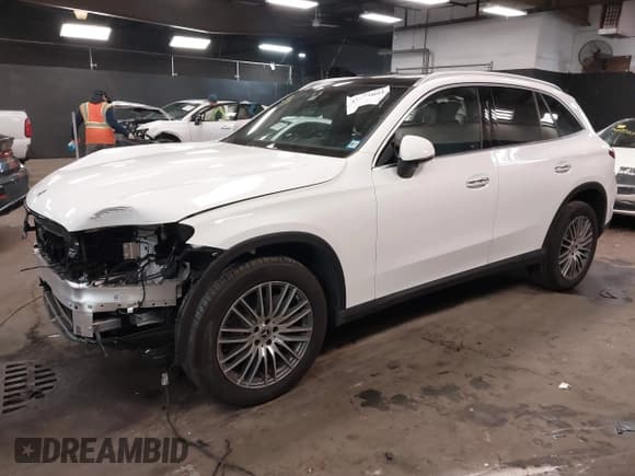 ✅ 2025 Mercedes-Benz GLC 300 • VIN: W1NKM4HB3SF272075 • Лот: 41802094. Опубликован ранее на IAAI с пробегом 7 336 миль. Бесплатный доступ к архиву аукционных продаж из США и подробный отчёт об истории автомобиля на DreamBid. Изображение 18.