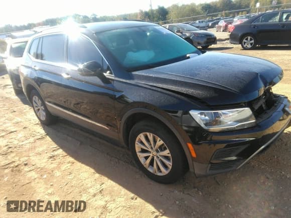 ✅ 2018 Volkswagen Tiguan SEL • VIN: 3VV3B7AX9JM121380 • Лот: 43466460. Опубликован ранее на IAAI с пробегом 165 516 миль. Бесплатный доступ к архиву аукционных продаж из США и подробный отчёт об истории автомобиля на DreamBid. Изображение 1.