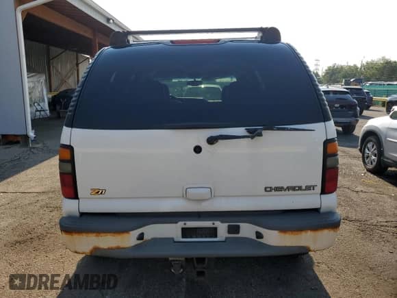 2003 Chevrolet Tahoe Z71 with VIN 1GNEK13Z63R315117, listed as a Copart auction lot 64120625 with 251,528 mi miles and Non repairable. Bid and sale history available at DreamBid. Image 6.