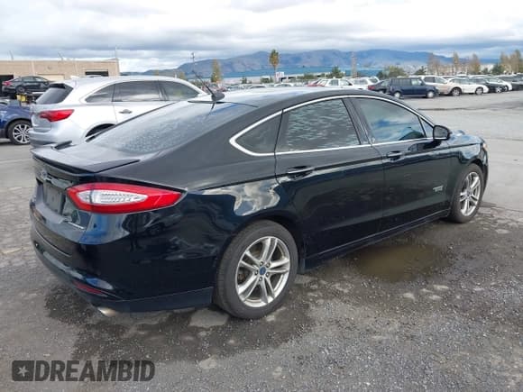 ✅ 2016 Ford Fusion Titanium • VIN: 3FA6P0SU3GR229455 • Lot: 43634823. Wystawiony na IAAI z przebiegiem 160 826 mil. Bezpłatny archiwum sprzedaży aukcyjnych z USA i szczegółowy raport historii pojazdu na DreamBid. Zdjęcie 4.