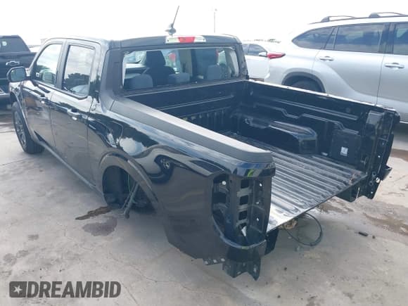 ✅ 2022 Ford Maverick XL • VIN: 3FTTW8E3XNRA37996 • Lot: 42287475. Wystawiony na IAAI z przebiegiem 23 523 mil. Bezpłatny archiwum sprzedaży aukcyjnych z USA i szczegółowy raport historii pojazdu na DreamBid. Zdjęcie 3.