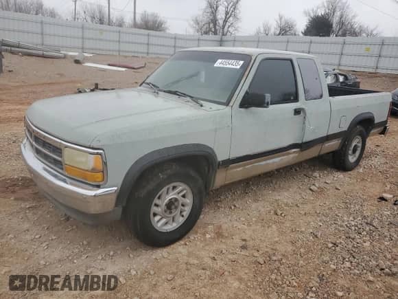 1992 Dodge Dakota with VIN 1B7GL23Y2NS657705, listed as a Copart auction lot 44554435 with 223,491 mi miles and Salvage title. Bid and sale history available at DreamBid. Image 1.