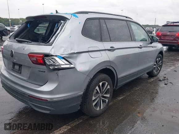 ✅ 2024 Volkswagen Tiguan S • VIN: 3VVFB7AX7RM174586 • Лот: 43305684. Опубликован ранее на IAAI с пробегом 9 489 миль. Бесплатный доступ к архиву аукционных продаж из США и подробный отчёт об истории автомобиля на DreamBid. Изображение 4.