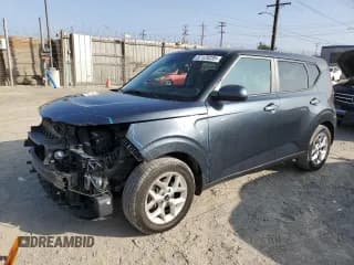✅ 2023 Kia Soul LX • VIN: KNDJ23AU3P7192906 • Lot: 87125235. Wystawiony na Copart z przebiegiem 12 957 mil. Bezpłatny archiwum sprzedaży aukcyjnych z USA i szczegółowy raport historii pojazdu na DreamBid. Zdjęcie 1.