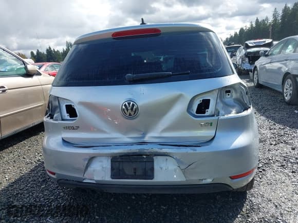 ✅ 2013 Volkswagen Golf TDI • VIN: WVWDM7AJ5DW083014 • Lot: 41923434. Listed on IAAI with 180,288 mi. Free auction sales archive from the USA and detailed vehicle history report at DreamBid. Image 17.