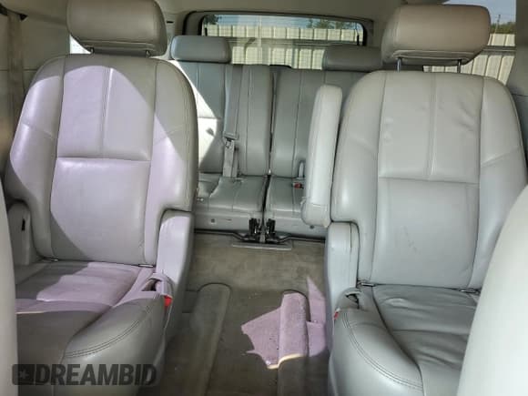 ✅ 2007 Chevrolet Suburban LT • VIN: 3GNFC16J17G146606 • Lot: 63816124. Wystawiony na Copart z przebiegiem Nie podano. Bezpłatny archiwum sprzedaży aukcyjnych z USA i szczegółowy raport historii pojazdu na DreamBid. Zdjęcie 10.