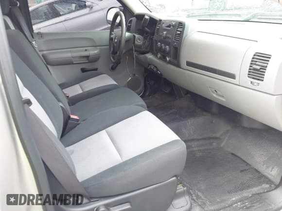 ✅ 2007 Chevrolet Silverado 1500 Work Truck • VIN: 1GCEC14X97Z612357 • Лот: 41814559. Опубликован ранее на IAAI с пробегом 176 664 миль. Бесплатный доступ к архиву аукционных продаж из США и подробный отчёт об истории автомобиля на DreamBid. Изображение 5.