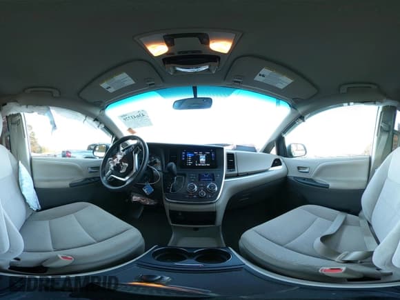 ✅ 2016 Toyota Sienna LE • VIN: 5TDKK3DC5GS712732 • Lot: 43641720. Listed on IAAI with 26,839 mi. Free auction sales archive from the USA and detailed vehicle history report at DreamBid. Image 18.