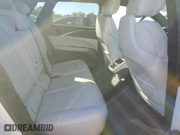 ✅ 2024 Cadillac LYRIQ Luxury • VIN: 1GYKPPRL9RZ117587 • Lot: 82323015. Listed on Copart with 24,464 mi. Free auction sales archive from the USA and detailed vehicle history report at DreamBid. Image 10.