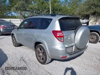 ✅ 2010 Toyota RAV4 Sport • VIN: 2T3WK4DV1AW008669 • Лот: 43711836. Опубликован ранее на IAAI с пробегом 289 969 миль. Бесплатный доступ к архиву аукционных продаж из США и подробный отчёт об истории автомобиля на DreamBid. Изображение 3.