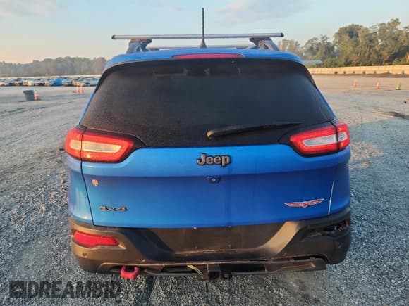 ✅ 2018 Jeep Cherokee Trailhawk • VIN: 1C4PJMBXXJD619941 • Lot: 83754425. Listed on Copart with 65,252 mi. Free auction sales archive from the USA and detailed vehicle history report at DreamBid. Image 6.