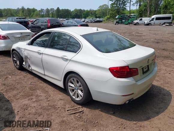 ✅ 2014 BMW 5 Series 528i xDrive • VIN: WBA5A7C57ED615984 • Лот: 42388020. Опубликован ранее на IAAI с пробегом 104 631 миль. Бесплатный доступ к архиву аукционных продаж из США и подробный отчёт об истории автомобиля на DreamBid. Изображение 3.