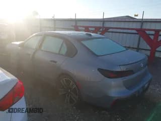 ✅ 2024 BMW 7 Series 760i xDrive • VIN: WBA33EJ03RCS73099 • Лот: 43522976. Опубликован ранее на IAAI с пробегом Не указан. Бесплатный доступ к архиву аукционных продаж из США и подробный отчёт об истории автомобиля на DreamBid. Изображение 3.