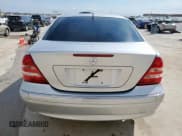 ✅ 2005 Mercedes-Benz C 320 • VIN: WDBRF64J95F589080 • Lot: 50365025. Wystawiony na Copart z przebiegiem 155 652 mil. Bezpłatny archiwum sprzedaży aukcyjnych z USA i szczegółowy raport historii pojazdu na DreamBid. Zdjęcie 6.