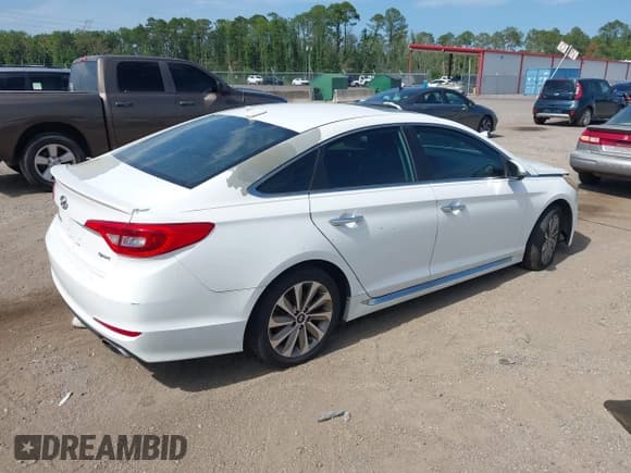 ✅ 2017 Hyundai Sonata Sport • VIN: 5NPE34AFXHH468999 • Lot: 42485446. Listed on IAAI with 114,875 mi. Free auction sales archive from the USA and detailed vehicle history report at DreamBid. Image 4.