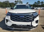 ✅ 2025 Ford Explorer • VIN: 1FMWK7HC0SGA49488 • Lot: 84375095. Wystawiony na Copart z przebiegiem 2 442 mil. Bezpłatny archiwum sprzedaży aukcyjnych z USA i szczegółowy raport historii pojazdu na DreamBid. Zdjęcie 5.