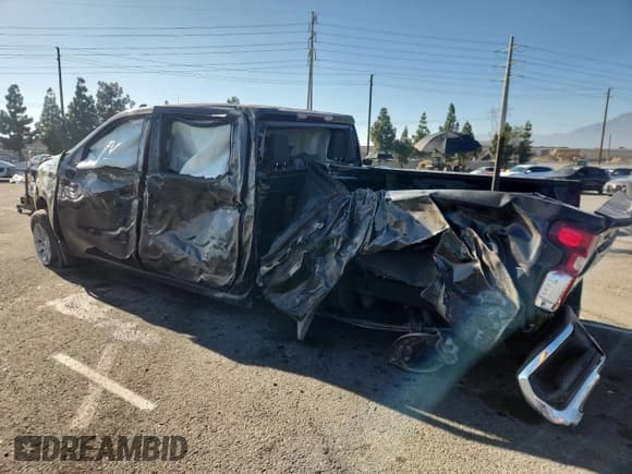 ✅ 2019 Chevrolet Silverado 1500 LT • VIN: 1GCPWCED1KZ256379 • Lot: 81959265. Wystawiony na Copart z przebiegiem Nie podano. Bezpłatny archiwum sprzedaży aukcyjnych z USA i szczegółowy raport historii pojazdu na DreamBid. Zdjęcie 2.