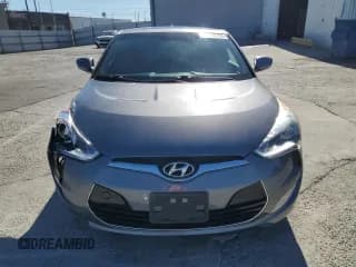 ✅ 2013 Hyundai Veloster w/Black Int • VIN: KMHTC6AD4DU093995 • Lot: 79312724. Wystawiony na Copart z przebiegiem 101 122 mil. Bezpłatny archiwum sprzedaży aukcyjnych z USA i szczegółowy raport historii pojazdu na DreamBid. Zdjęcie 5.