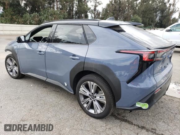 ✅ 2023 Subaru Solterra Premium • VIN: JTMABABA8PA009866 • Lot: 67385543. Wystawiony na Copart z przebiegiem 2 496 mil. Bezpłatny archiwum sprzedaży aukcyjnych z USA i szczegółowy raport historii pojazdu na DreamBid. Zdjęcie 2.