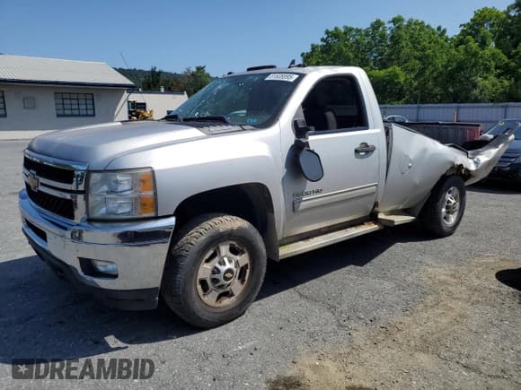 ✅ 2011 Chevrolet Silverado 2500HD LT • VIN: 1GC0KXCG1BF153837 • Lot: 61608895. Listed on Copart with 194,609 mi. Free auction sales archive from the USA and detailed vehicle history report at DreamBid. Image 1.