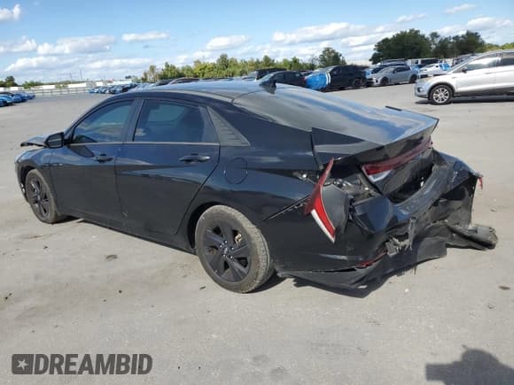 ✅ 2022 Hyundai Elantra SEL • VIN: 5NPLM4AGXNH082804 • Lot: 82569325. Listed on Copart with 40,674 mi. Free auction sales archive from the USA and detailed vehicle history report at DreamBid. Image 2.