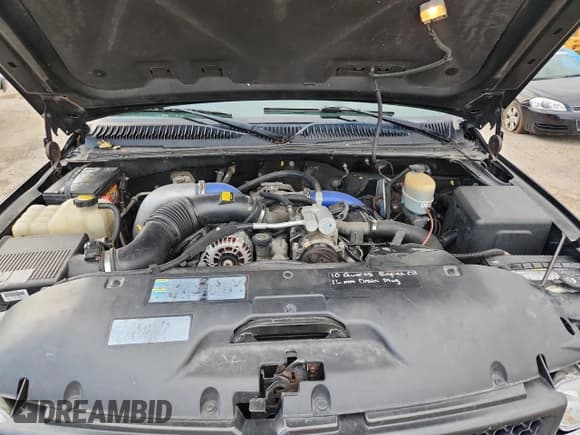 ✅ 2001 Chevrolet Silverado 2500HD • VIN: 1GCHK23121F208814 • Lot: 81619255. Wystawiony na Copart z przebiegiem 198 589 mil. Bezpłatny archiwum sprzedaży aukcyjnych z USA i szczegółowy raport historii pojazdu na DreamBid. Zdjęcie 11.