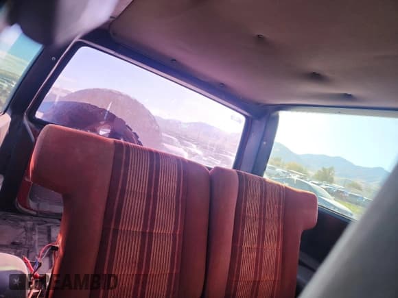 ✅ 1985 Ford Bronco • VIN: 1FMBU14S8FUB04523 • Lot: 82450385. Wystawiony na Copart z przebiegiem 30 075 mil. Bezpłatny archiwum sprzedaży aukcyjnych z USA i szczegółowy raport historii pojazdu na DreamBid. Zdjęcie 10.