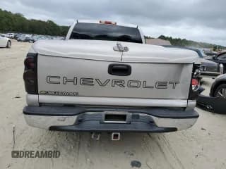 ✅ 2005 Chevrolet Silverado 1500 LS • VIN: 1GCEC19V75Z124299 • Лот: 71563774. Опубликован ранее на Copart с пробегом 326 354 миль. Бесплатный доступ к архиву аукционных продаж из США и подробный отчёт об истории автомобиля на DreamBid. Изображение 6.