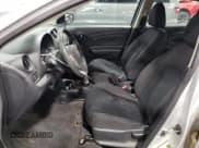 ✅ 2018 Nissan Versa S • VIN: 3N1CN7AP5JL858820 • Lot: 75477644. Wystawiony na Copart z przebiegiem 105 492 mil. Bezpłatny archiwum sprzedaży aukcyjnych z USA i szczegółowy raport historii pojazdu na DreamBid. Zdjęcie 7.