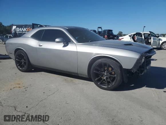 ✅ 2016 Dodge Challenger R/T • VIN: 2C3CDZBT5GH138592 • Lot: 84910085. Wystawiony na Copart z przebiegiem 107 537 mil. Bezpłatny archiwum sprzedaży aukcyjnych z USA i szczegółowy raport historii pojazdu na DreamBid. Zdjęcie 4.