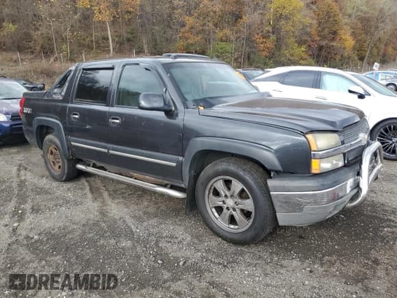 ✅ 2005 Chevrolet Avalanche Z71 • VIN: 3GNEK12Z95G235170 • Lot: 90587725. Listed on Copart with 201,040 mi. Free auction sales archive from the USA and detailed vehicle history report at DreamBid. Image 4.