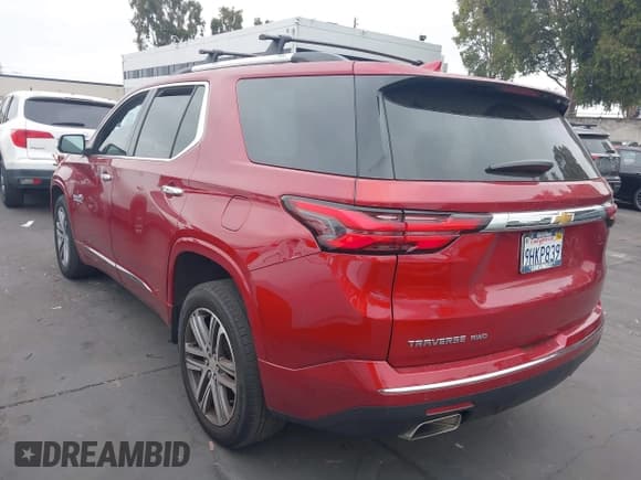 ✅ 2023 Chevrolet Traverse High Country • VIN: 1GNEVNKW9PJ242335 • Lot: 42415467. Wystawiony na IAAI z przebiegiem 25 855 mil. Bezpłatny archiwum sprzedaży aukcyjnych z USA i szczegółowy raport historii pojazdu na DreamBid. Zdjęcie 3.
