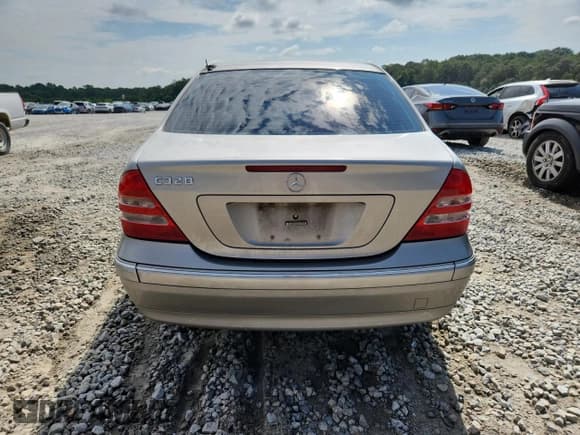 ✅ 2003 Mercedes-Benz C 320 • VIN: WDBRF64J23F342044 • Lot: 69848045. Wystawiony na Copart z przebiegiem Nie podano. Bezpłatny archiwum sprzedaży aukcyjnych z USA i szczegółowy raport historii pojazdu na DreamBid. Zdjęcie 6.