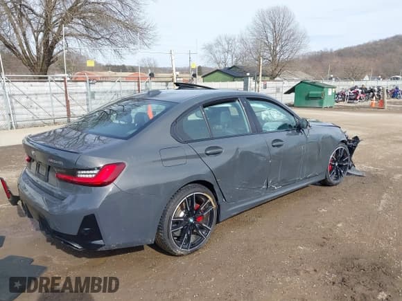 ✅ 2024 BMW 3 Series M340i xDrive • VIN: 3MW49FF00R8D98781 • Lot: 41647711. Wystawiony na IAAI z przebiegiem 8 662 mil. Bezpłatny archiwum sprzedaży aukcyjnych z USA i szczegółowy raport historii pojazdu na DreamBid. Zdjęcie 4.