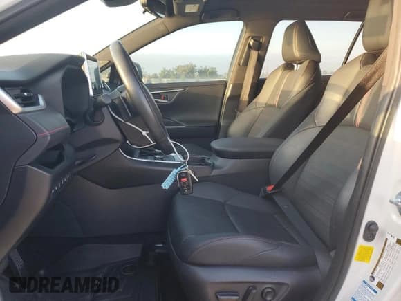 ✅ 2021 Toyota RAV4 XSE • VIN: JTMFB3FV2MD066086 • Lot: 57253325. Listed on Copart with 14,827 mi. Free auction sales archive from the USA and detailed vehicle history report at DreamBid. Image 7.